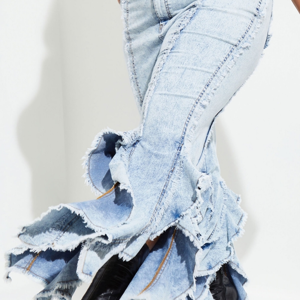 Ashley Stewart Flare Frayed Trims Ash Wash Blue Jeans Size 24 Org $59.50